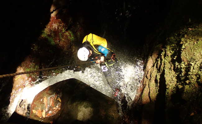 challenging canyoning in madeira