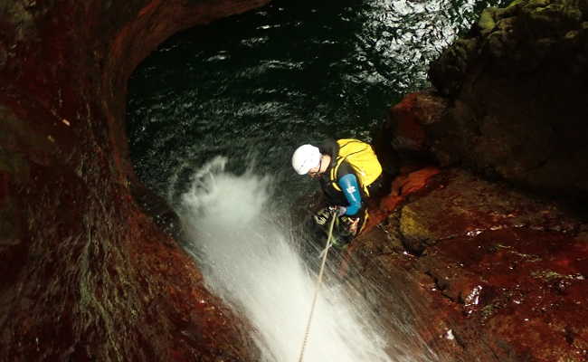 Beautiful abseils in the Sebastiao Vaz gorge